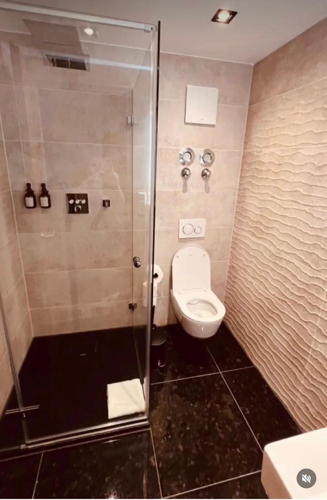 Akropolis Hotel Нюрнберг Екстериор снимка